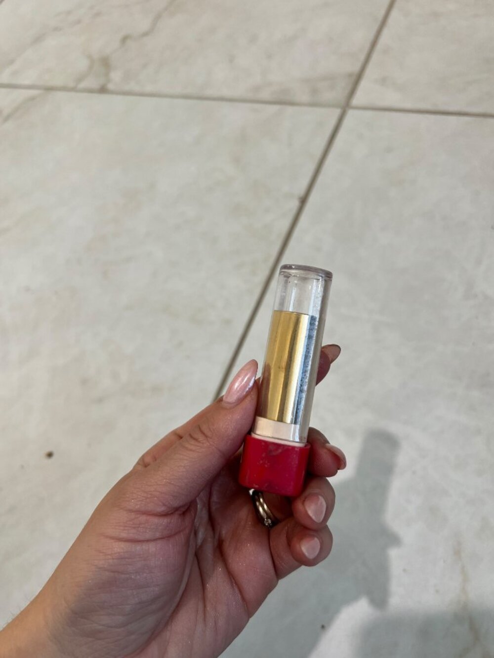 Red Lipstick Ruby Riche - Picture 1 of 3